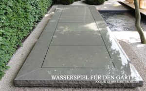 Quellstein im Garten