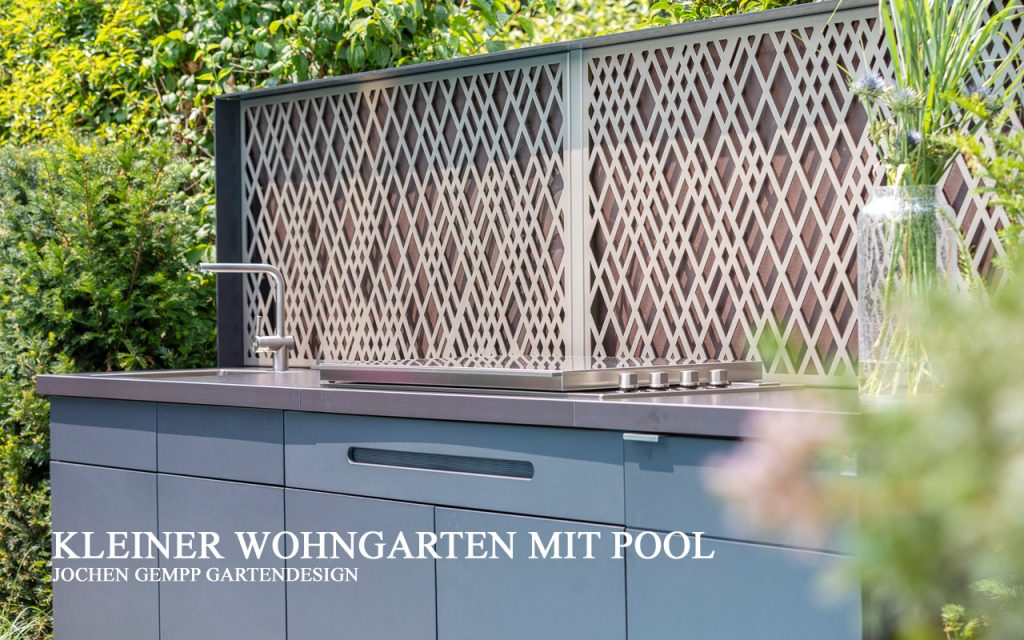 Garten mit kleinem Pool design Außenküche